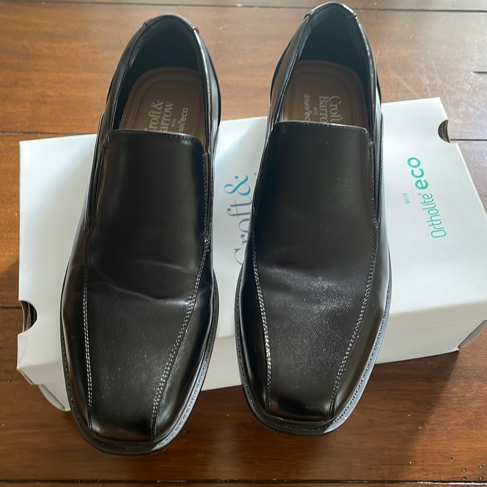 Men’s black loafers size 9.5 wide